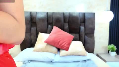 Victoria Andrade online show from February 2026 12:14:01 PM