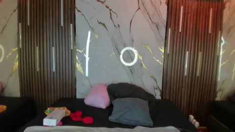 Victoria  online show from October 2025 08:18:02 PM