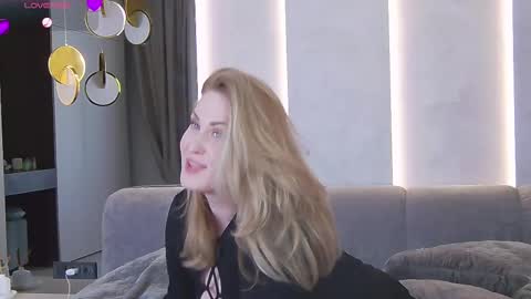 Miss V online show from February 2025 08:01:01 AM