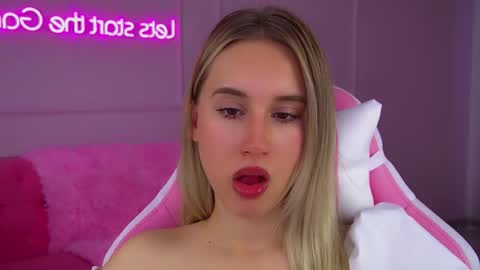 Victoria online show from September 2025 06:51:02 AM