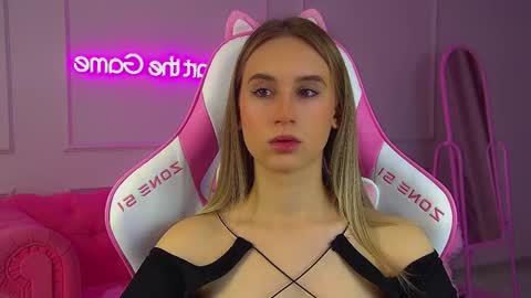 Victoria online show from November 2025 06:13:01 AM