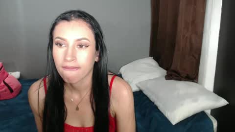 Snapshot of victorialeens chatting on December 2024 04:12:02 AM VICTORIA online show from December 2024 04:12:02 AM