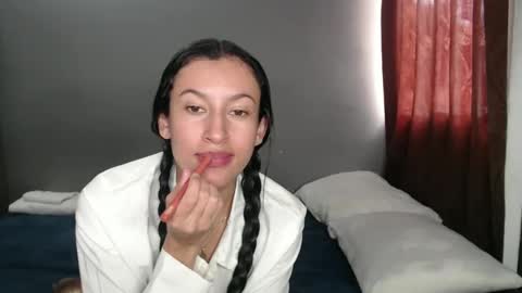 Snapshot of victorialeens chatting on December 2024 07:21:01 PM VICTORIA online show from December 2024 07:21:01 PM