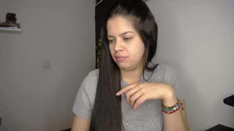 Snapshot of victorialg chatting on November 2025 09:26:02 PM victorialg online show from November 2025 09:26:02 PM