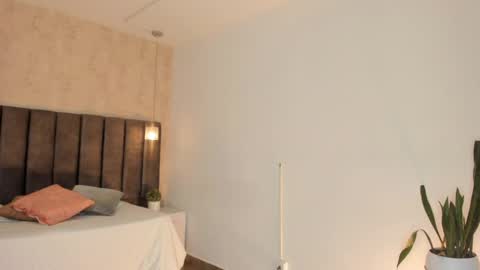 Maria Victoria online show from February 2025 11:44:02 AM