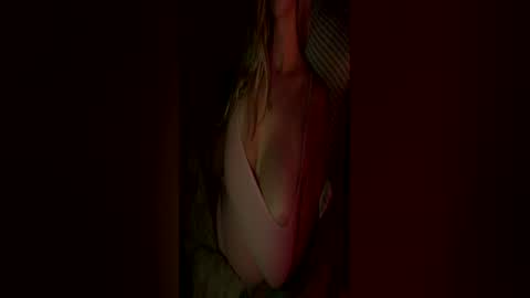 Snapshot of victoriarising chatting on June 2026 03:02:01 AM Victoria online show from June 2026 03:02:01 AM