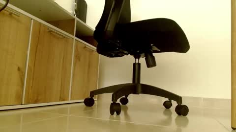 Victoria online show from September 2025 08:42:02 PM