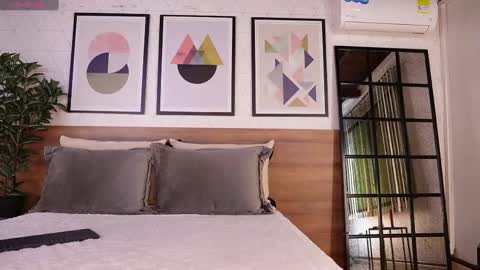 Victoria Shelby  online show from April 2026 12:00:02 PM