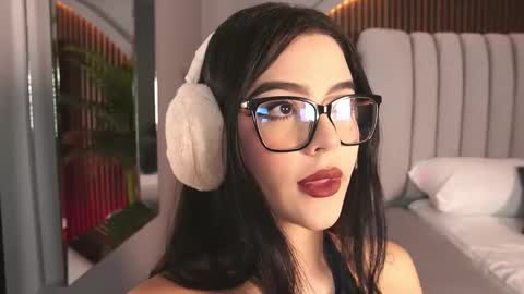 hi Im daniela  I will be online again in 15 hours after each transmission 3 online show from December 2025 11:32:01 PM