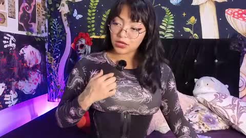 victoriia_thompson online show from April 2026 09:57:02 PM