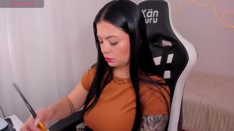 V  I C  T O R I A  online show from November 2025 04:50:01 PM