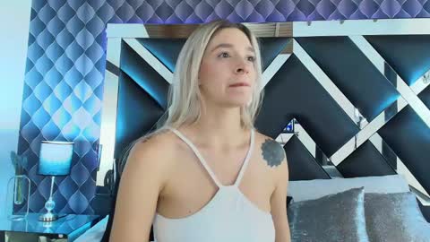 Snapshot of victtoria_lee chatting on January 2025 10:05:01 PM victtoria lee online show from January 2025 10:05:01 PM