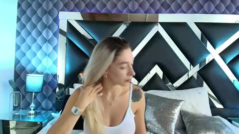 Snapshot of victtoria_lee chatting on February 2025 06:54:02 PM victtoria lee online show from February 2025 06:54:02 PM