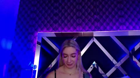 victtoria lee online show from October 2025 07:34:02 PM