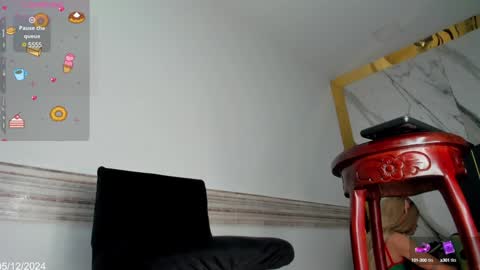 Snapshot of victtoria_parker chatting on December 2024 01:06:01 PM VICTORIA online show from December 2024 01:06:01 PM