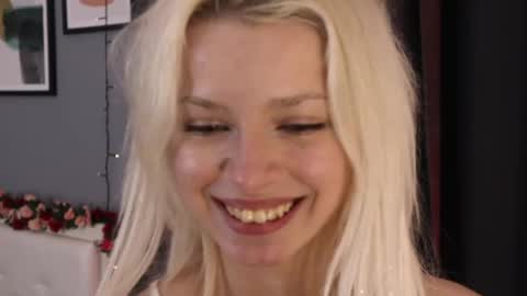 Snapshot of vienna_gones chatting on May 2026 11:26:01 AM Eva online show from May 2026 11:26:01 AM