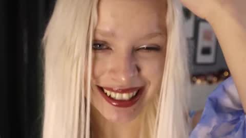 Snapshot of vienna_gones chatting on May 2026 03:10:01 PM Eva online show from May 2026 03:10:01 PM