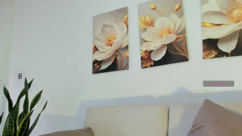 VIOLET  online show from April 2026 01:41:01 PM