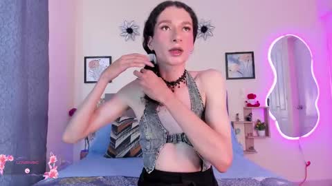 Violet online show from November 2025 07:16:02 PM