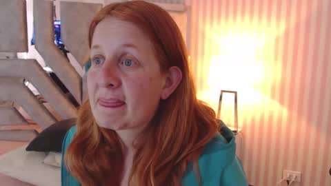 Violeta online show from January 2025 12:41:01 AM