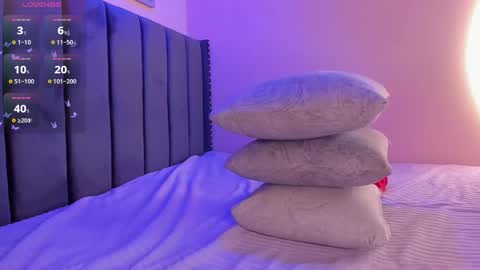 Viiolett online show from January 2025 11:46:01 PM