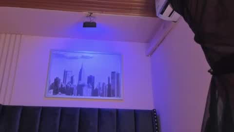 Viiolett online show from March 2025 07:49:02 PM