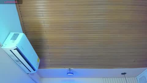 Viiolett online show from September 2025 08:14:01 PM