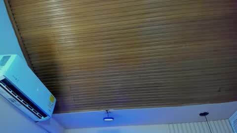 Viiolett online show from September 2025 07:08:01 PM