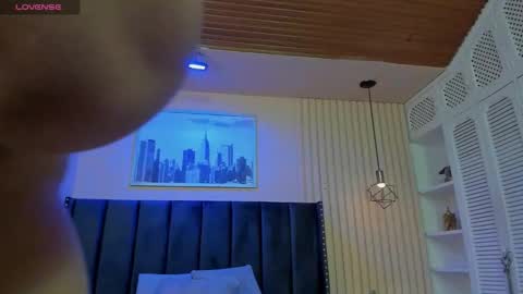 Viiolett online show from October 2025 09:01:01 PM