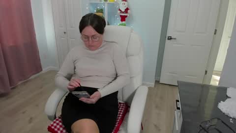 Ukrainian-woman online show from December 2024 07:06:01 PM
