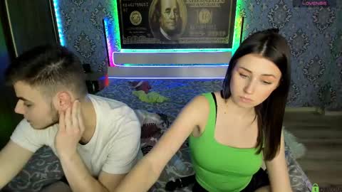 Snapshot of vikki_and_george chatting on February 2025 06:35:01 PM vikki and george online show from February 2025 06:35:01 PM