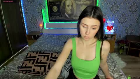 Snapshot of vikki_and_george chatting on February 2025 04:48:01 PM vikki and george online show from February 2025 04:48:01 PM