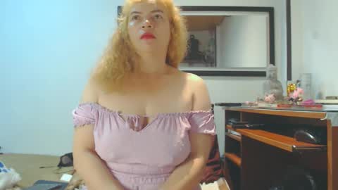 VIKKKTORIAAA online show from December 2024 07:58:01 AM