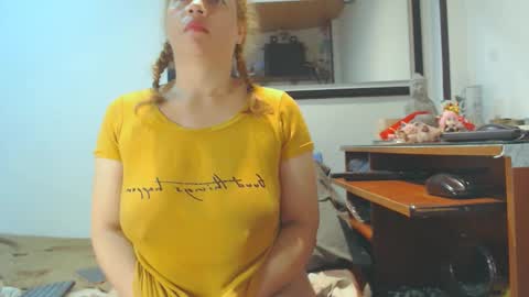 VIKKKTORIAAA online show from December 2024 08:24:01 AM