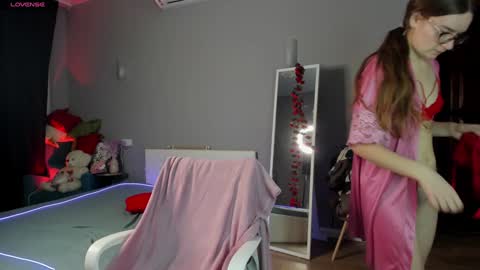 Hello guys I am Vikky Krauss not Vicky online show from December 2024 03:09:01 AM