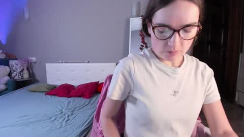 Hello guys I am Vikky Krauss not Vicky online show from December 2024 09:01:02 AM