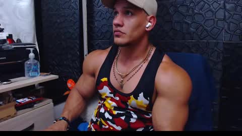 Viktor Herrera online show from December 2024 12:26:01 AM