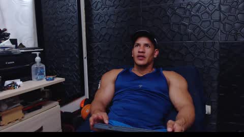 Viktor Herrera online show from January 2025 11:22:02 PM
