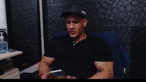 Viktor Herrera online show from January 2025 02:31:01 AM