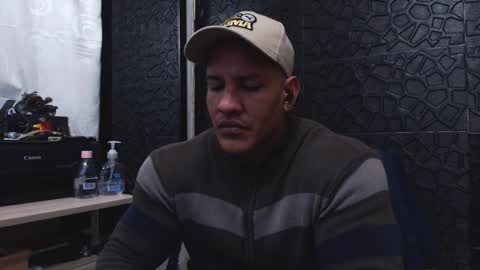 Snapshot of viktorherrera chatting on September 2025 10:41:01 AM Viktor Herrera online show from September 2025 10:41:01 AM