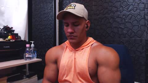 Snapshot of viktorherrera chatting on September 2025 01:38:01 PM Viktor Herrera online show from September 2025 01:38:01 PM