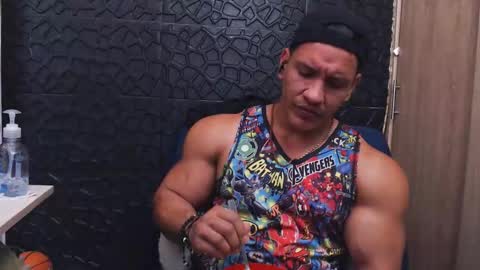 Viktor Herrera online show from November 2025 06:06:01 PM