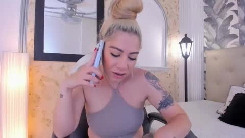 Snapshot of viktoria_davis_ chatting on January 2025 04:41:01 PM Viktoria online show from January 2025 04:41:01 PM