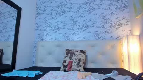 Snapshot of viktoria_davis_ chatting on January 2025 04:01:01 AM Viktoria online show from January 2025 04:01:01 AM