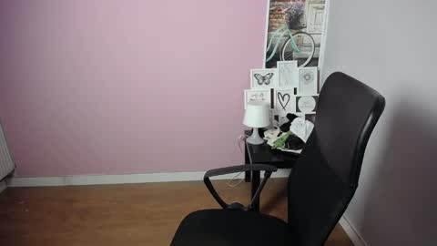 Snapshot of viktoria_lovely chatting on December 2024 10:50:02 AM viktoria_lovely online show from December 2024 10:50:02 AM