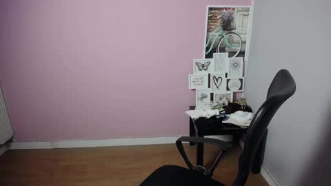 Snapshot of viktoria_lovely chatting on January 2025 06:18:02 AM viktoria_lovely online show from January 2025 06:18:02 AM