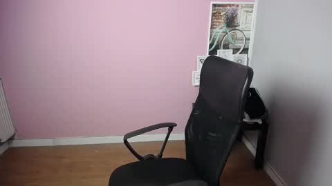 Snapshot of viktoria_lovely chatting on February 2025 06:19:01 AM viktoria_lovely online show from February 2025 06:19:01 AM