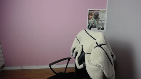 Snapshot of viktoria_lovely chatting on February 2025 06:04:01 AM viktoria_lovely online show from February 2025 06:04:01 AM