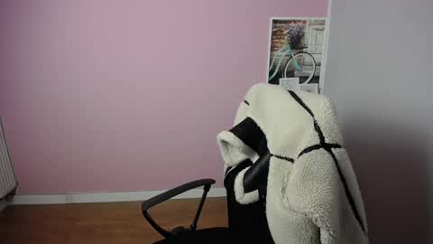 Snapshot of viktoria_lovely chatting on March 2025 06:15:02 AM viktoria_lovely online show from March 2025 06:15:02 AM