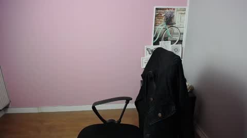 Snapshot of viktoria_lovely chatting on March 2025 09:24:02 AM viktoria_lovely online show from March 2025 09:24:02 AM